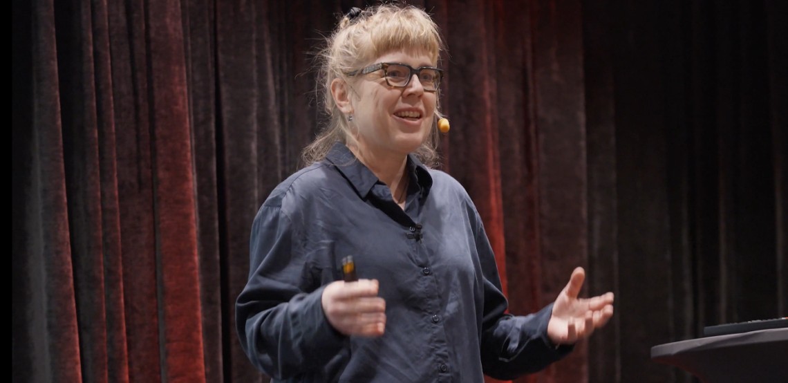 Anna W Gustafsson föreläser på Lättlästdagen 2025